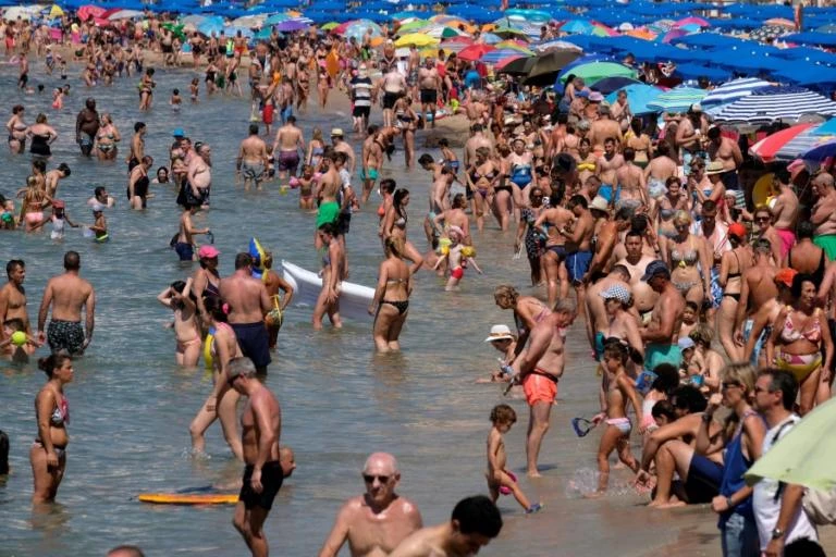 Καιρός: «Καυτή» Πέμπτη με υψηλές θερμοκρασίες – Αναλυτική πρόγνωση